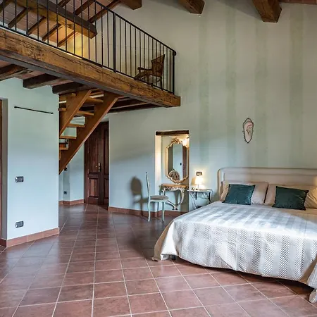 Villa Podere Montioni 6&2, Emma