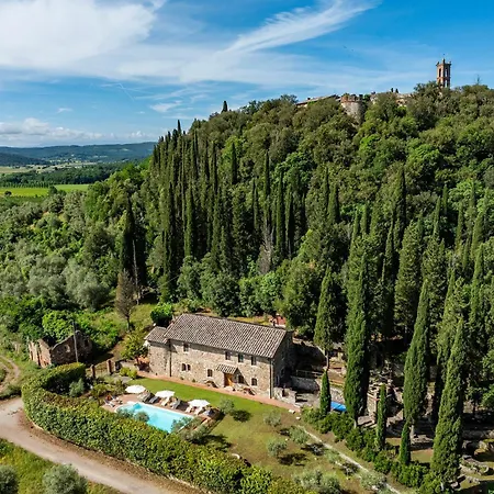 Podere Montioni 6&2, Emma Vila *